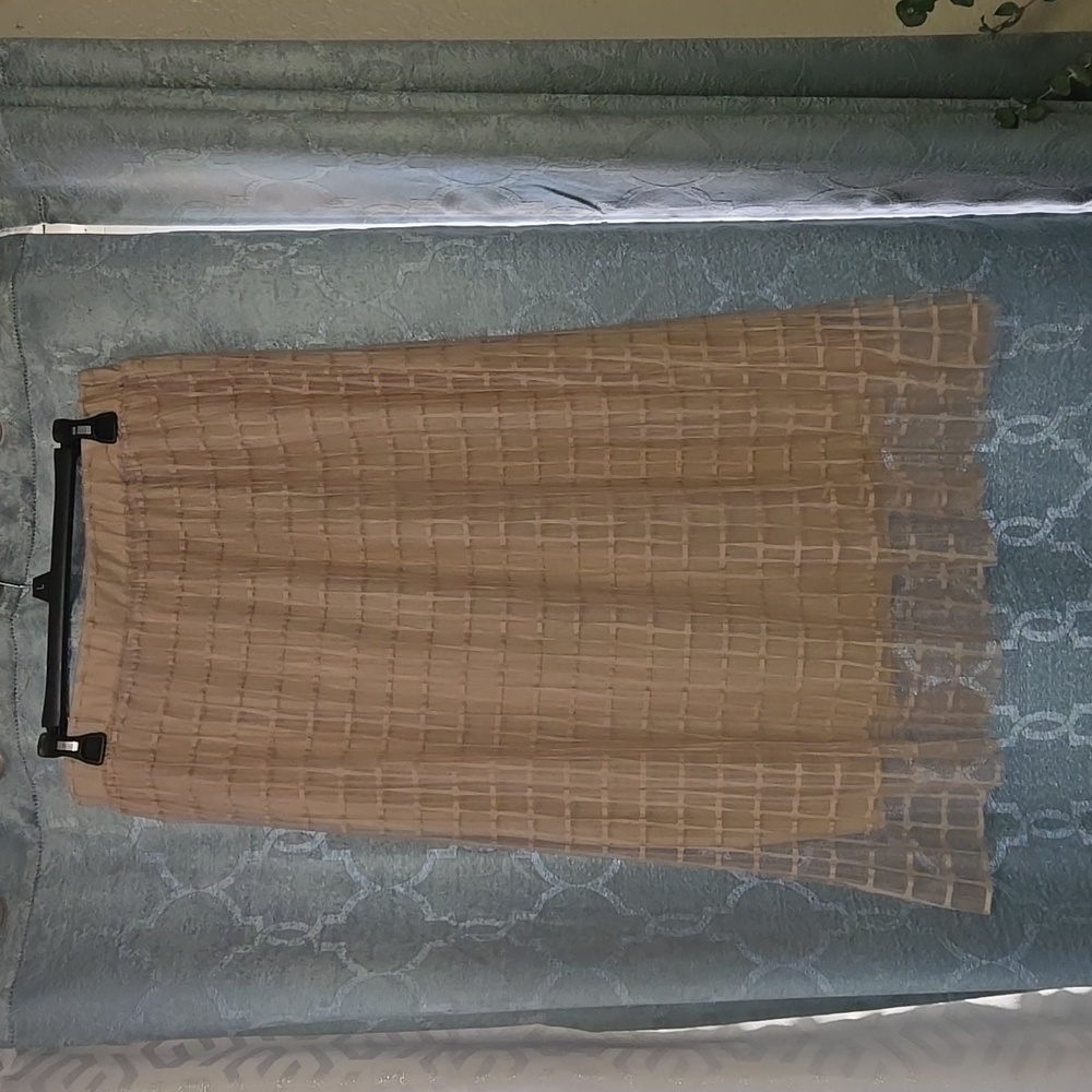 Metro Wear sheer midi skirt w/window pane design - large